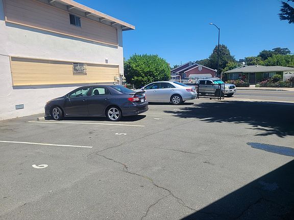 2nd image of 1834 Broadway Ave #1834