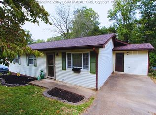 30 Beaver Dr, Hurricane, WV 25526