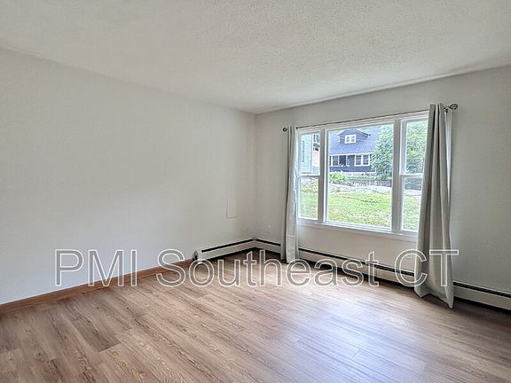 3rd image of 55 Hedge Ave