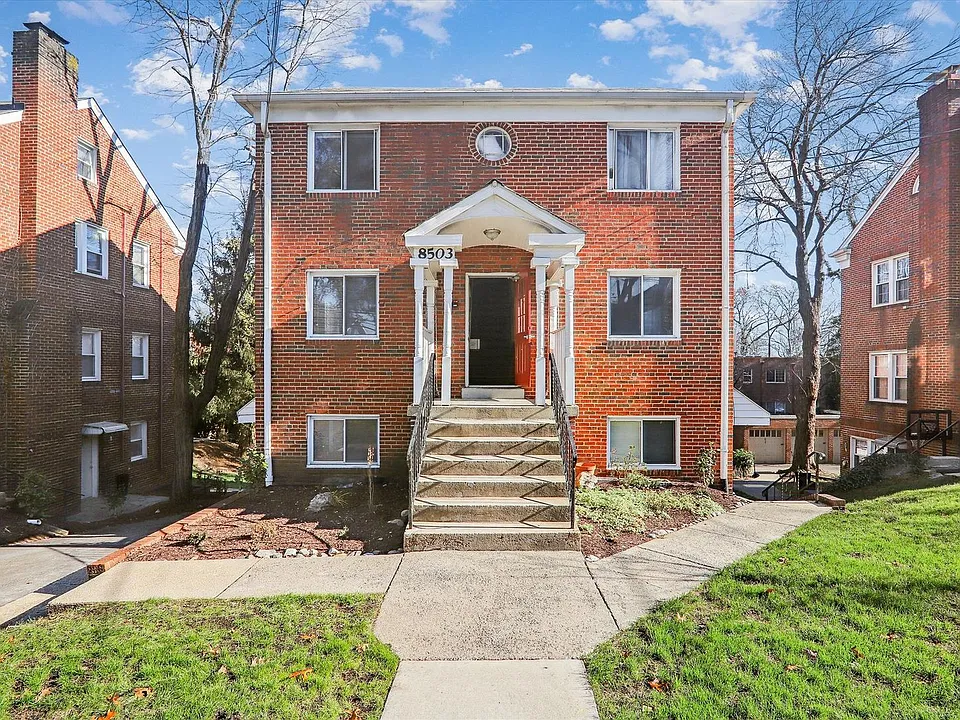 8505 Flower Ave
