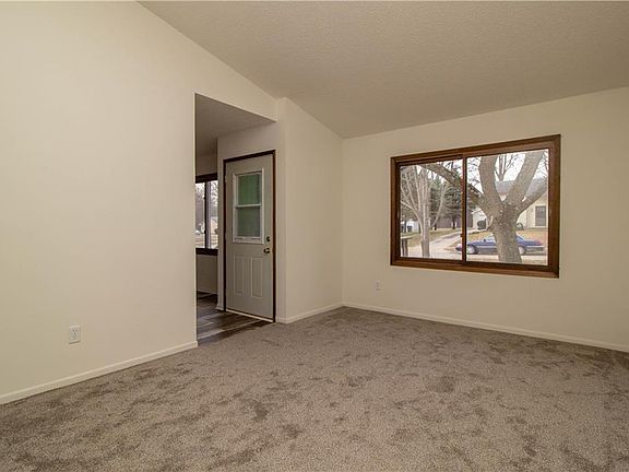 5th image of 905 Lyndale Dr #2