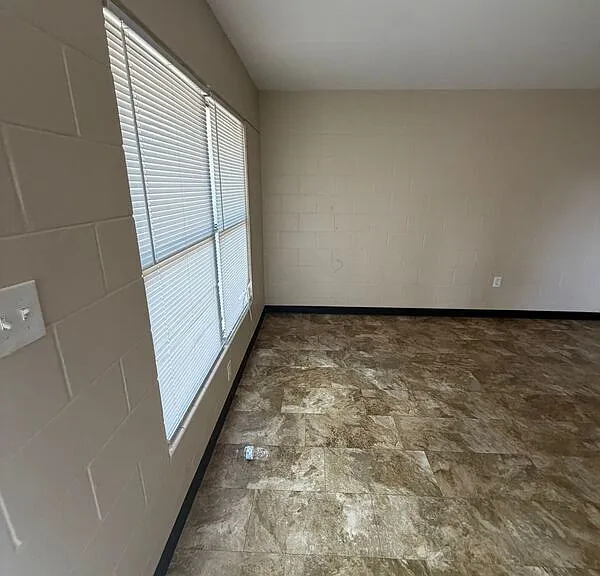 2040 W Church St #11 — Photo 2