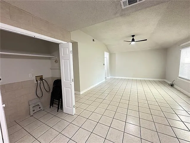 5913 S Oak Dr — Photo 6