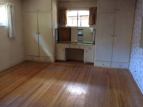 2nd image of 498 Los Ninos Way