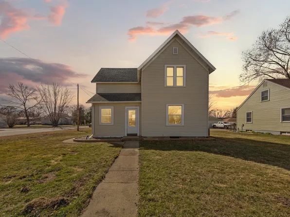 209 Division St S, Morristown, MN 55052