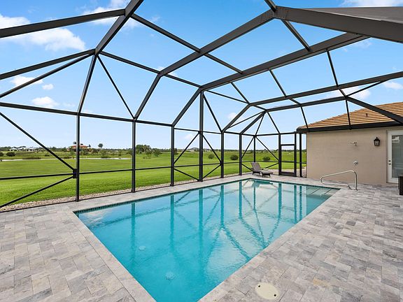 3rd image of 5901 SW Saddlebrook Lane