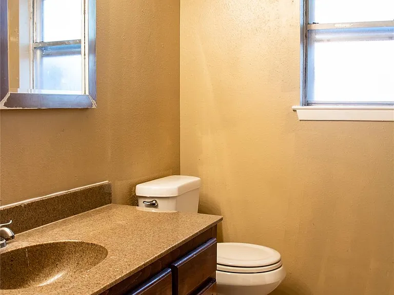 8215 Lone Bridge Ln — Photo 6