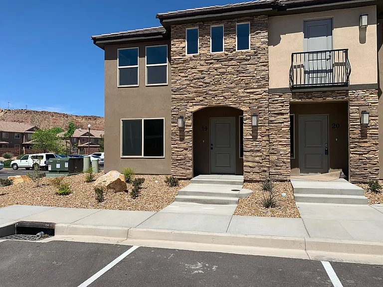 3239 S 840 E #19 — Photo 1