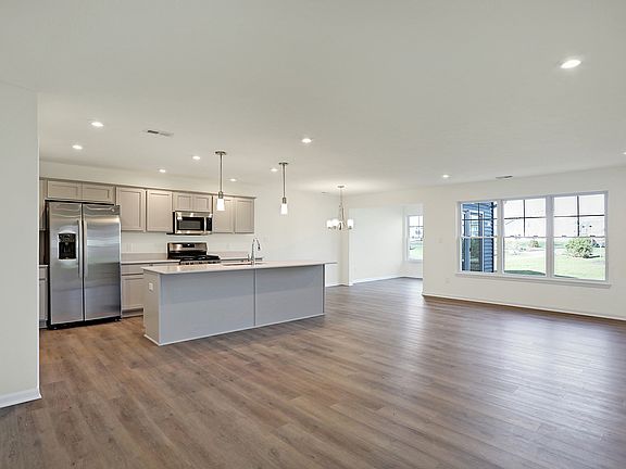 3rd image of 155 Maxim Ct