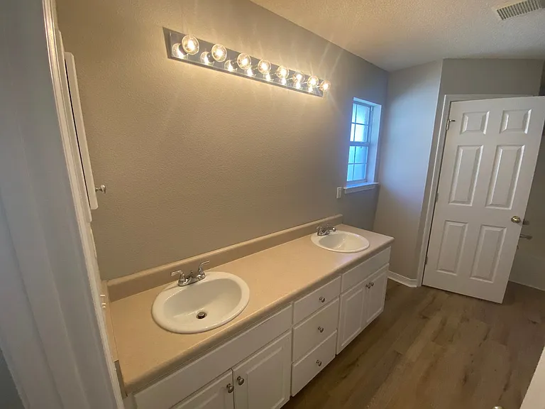 9676 Parker Lake Cir — Photo 19