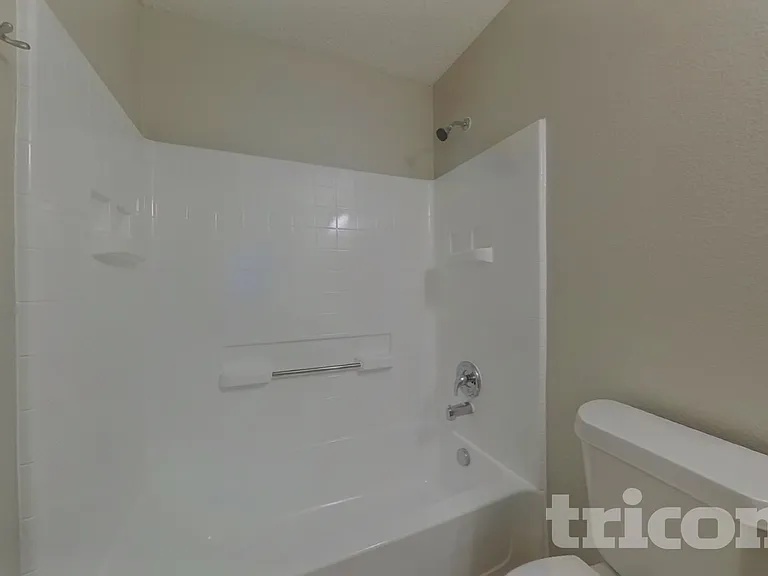 4865 Waterford Dr — Photo 17
