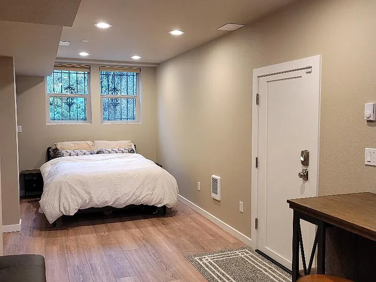 2442 SW Sheffield Ave #B — Photo 18