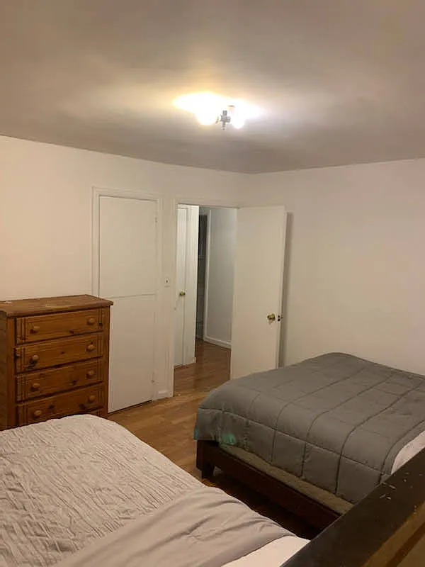 5 bed, 2.5 bath, 2400 sqft, $6,500 — Photo 4