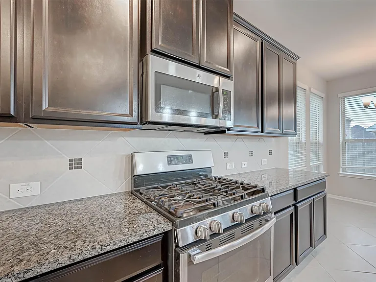 2111 Post Oak Ct — Photo 12