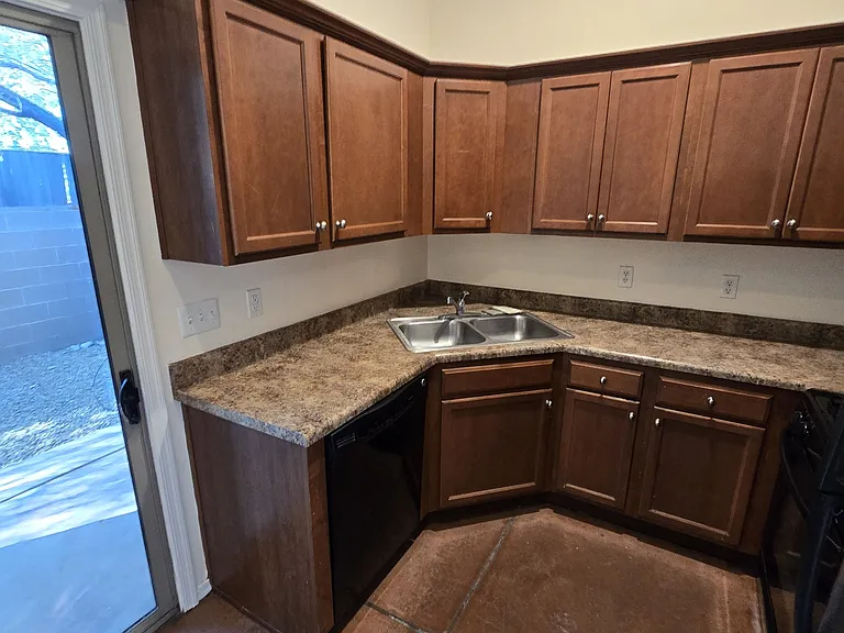 3331 E Bermuda St — Photo 25