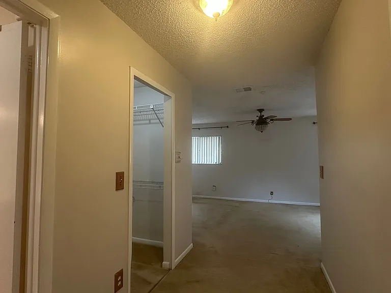 1532 N Carolwood Blvd — Photo 38