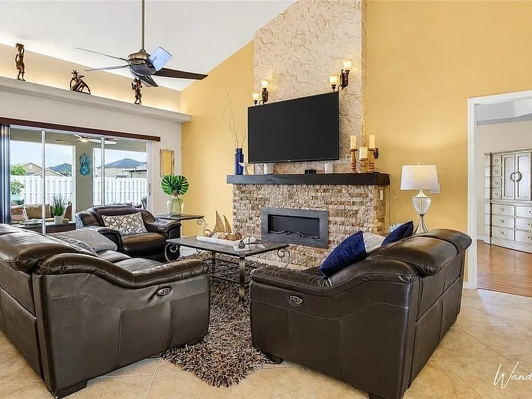 4413 SW 10th Ave — Photo 5