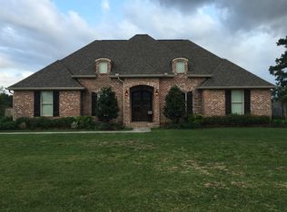 617 Pioneer Dr, Bridge City, TX 77611