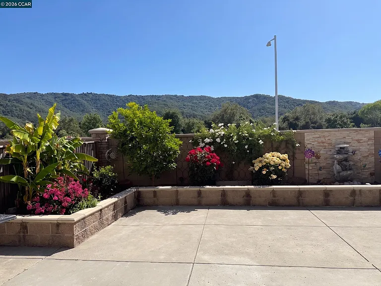 1826 Rosemary Dr — Photo 20