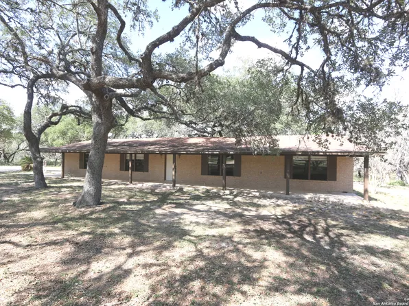 751 FULLER LN, Adkins, TX 78101