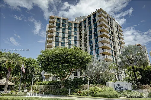 1121 Crandon Blvd #D608 Photo 1