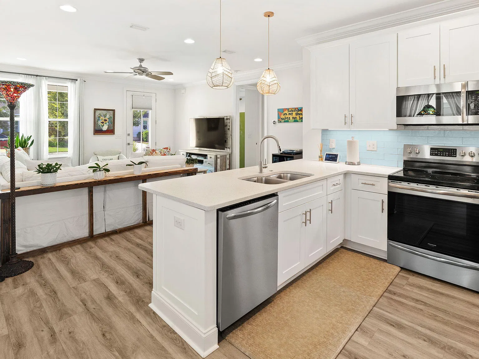 2 bed, 1340 sqft, $3,700 — Photo 4