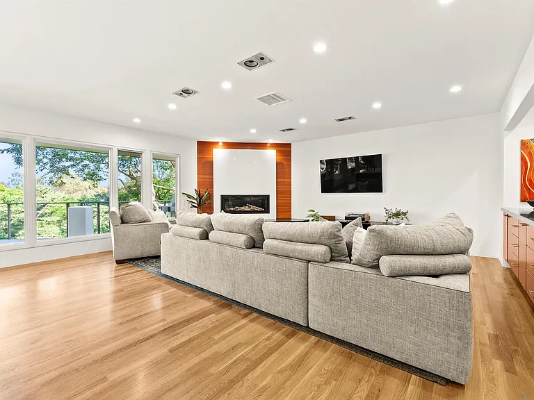 5491 Calzada Del Bosque — Photo 17