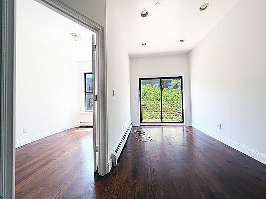 2nd image of 53 W 126th St #33F