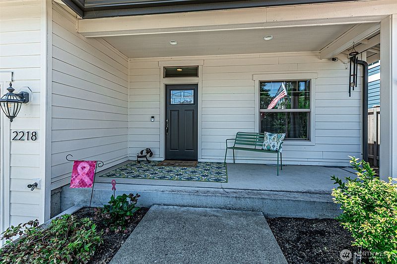 3rd image of 2218 N Huson