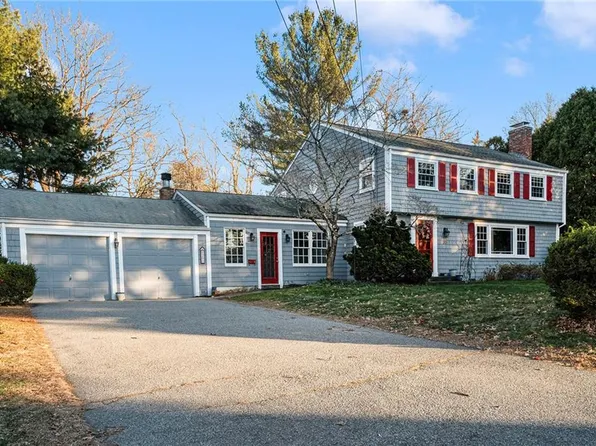 20 Devonshire Dr, Barrington, RI 02806