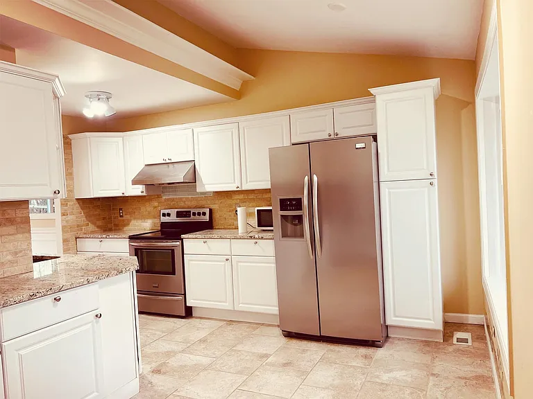 11266 Valley Bend Dr — Photo 7