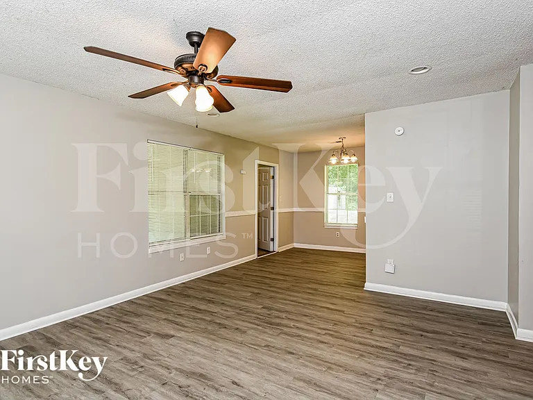 117 Whispering Pine Ln NE — Photo 5