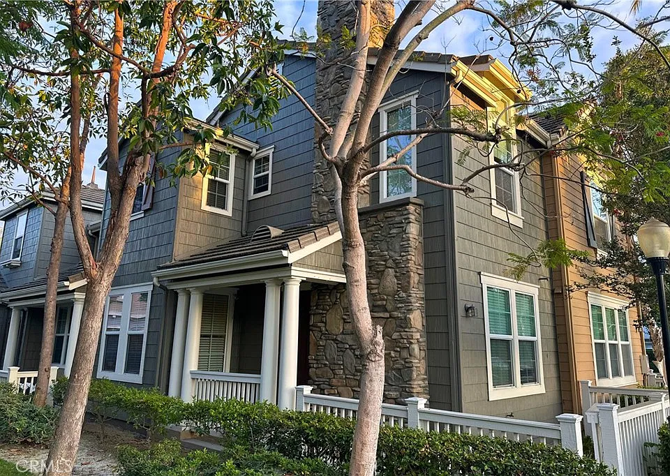 15 Elmhurst St
