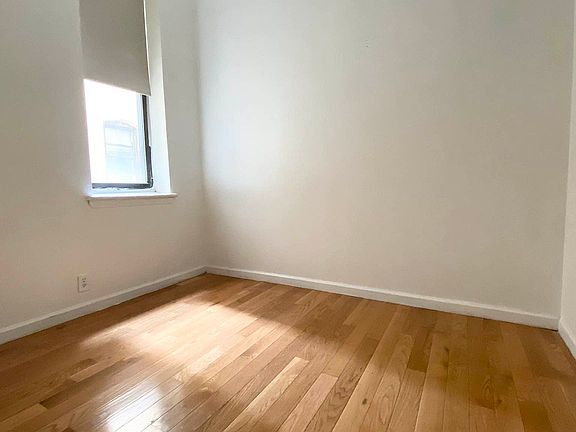 4th image of 216 W 16th St #3C