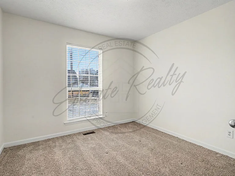 105 Edgeview Dr — Photo 19