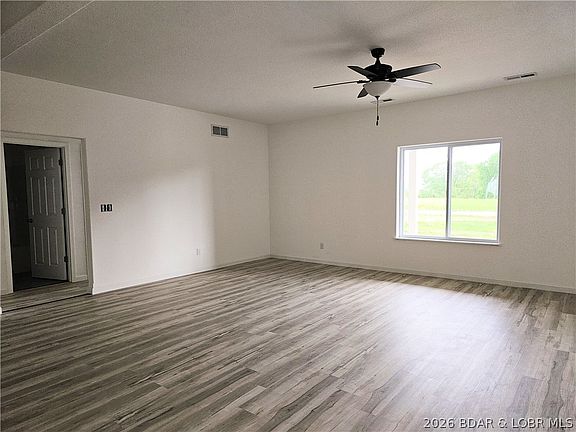 5th image of 3 Oak Tree Ln