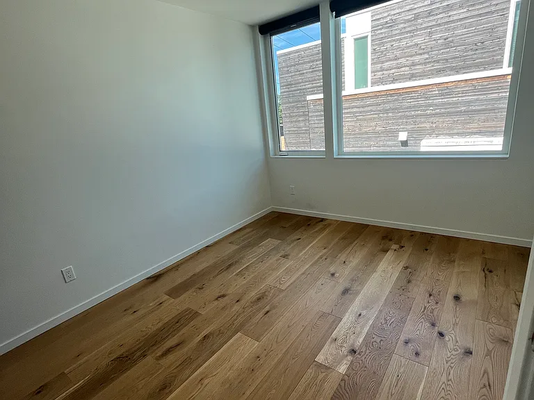 428 W Barrett St — Photo 7