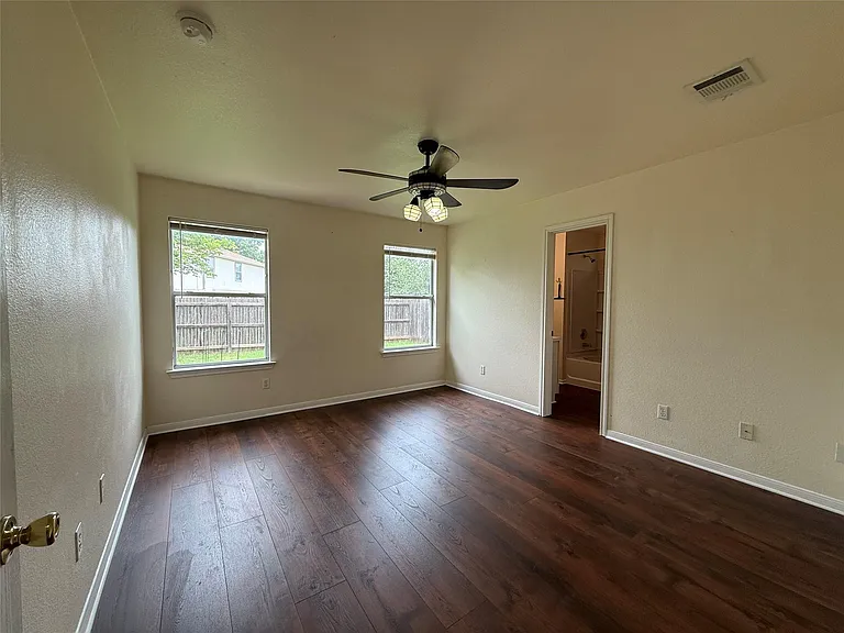 316 Meadow Park Dr — Photo 14