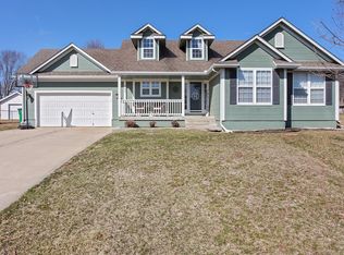 907 Glengera St, Peculiar, MO 64078