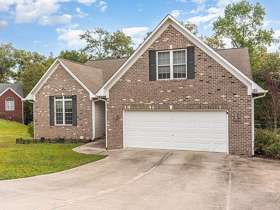 2nd image of 121 Oakmont Dr