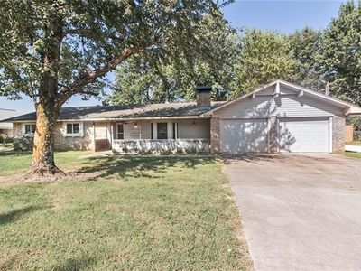 1008 N Gutensohn Rd, Springdale, AR, 72762