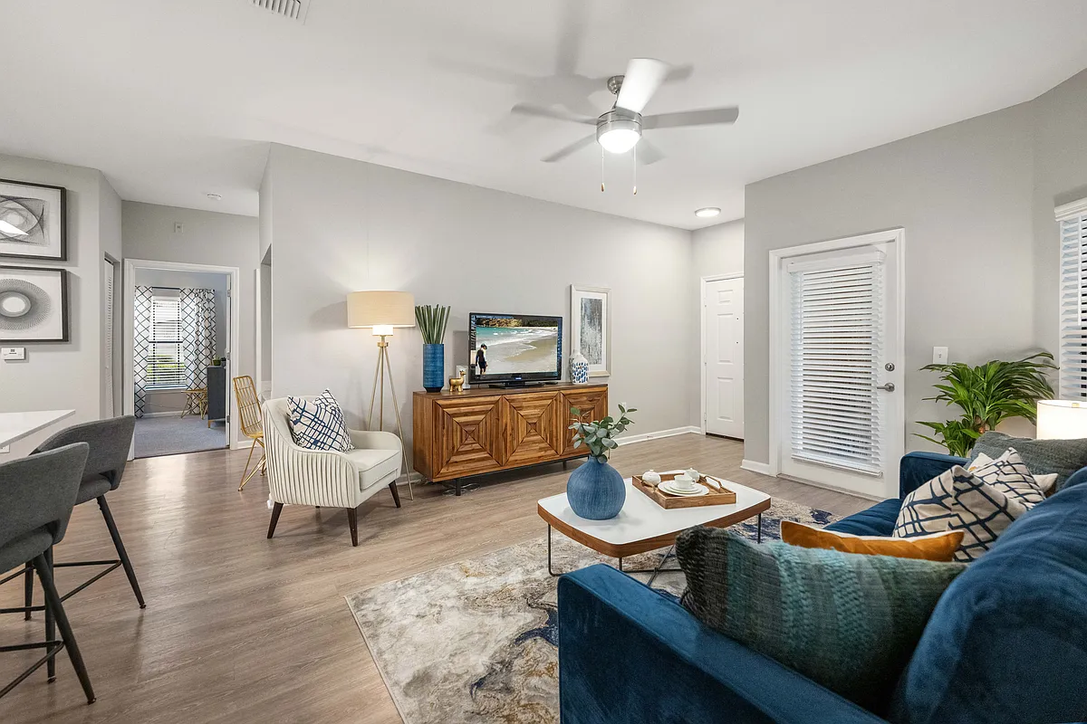 Building Photo - Grand Reserve Apartment Homes