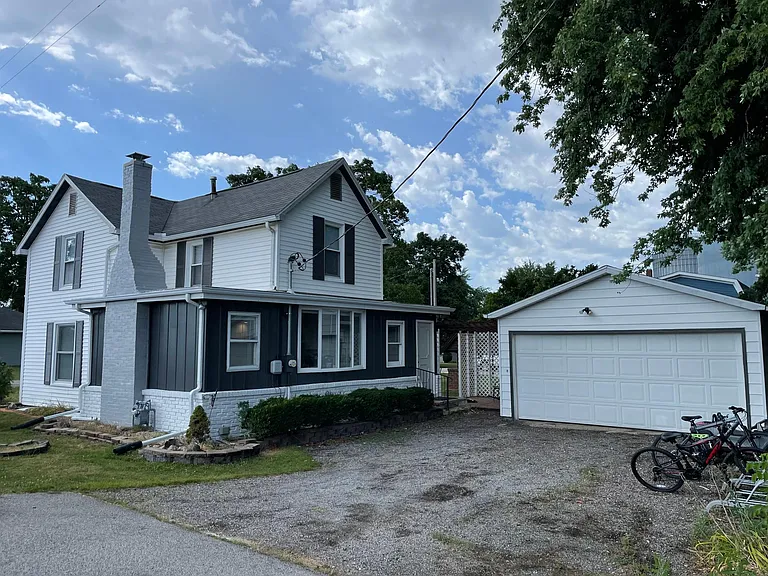 218 S Perry St — Photo 2