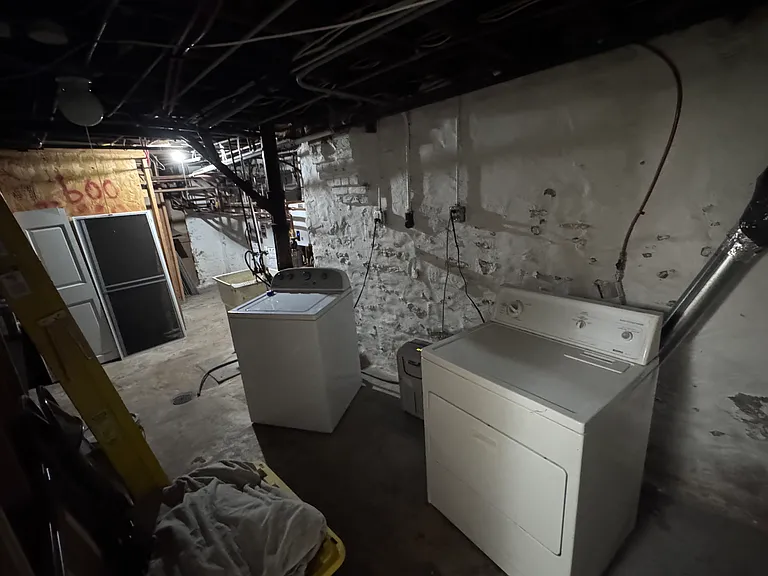 403 Queen Ave N #1 — Photo 23