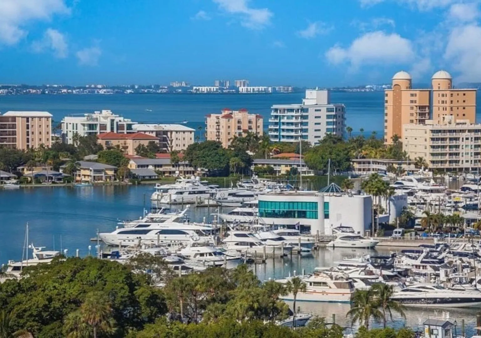 Beach | Family & Pet Friendly | Garage & Balcony | Walk or Bike | — Photo 3