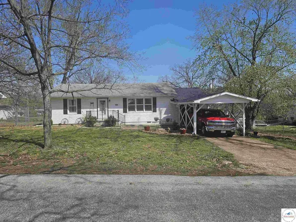 824 Sycamore Dr, Warsaw, MO 65355