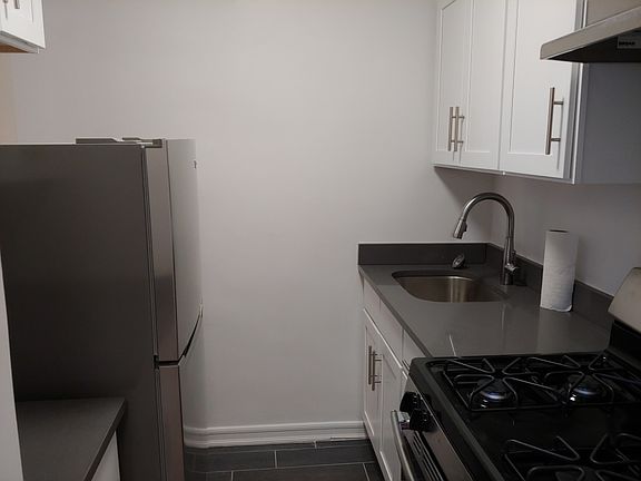 3rd image of 87-01 Midland Pkwy APT 5E