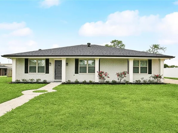 107 Liberty St, Belle Chasse, LA 70037