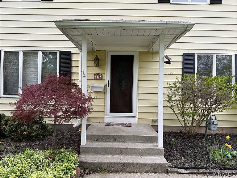 437 Springville Ave — Photo 5