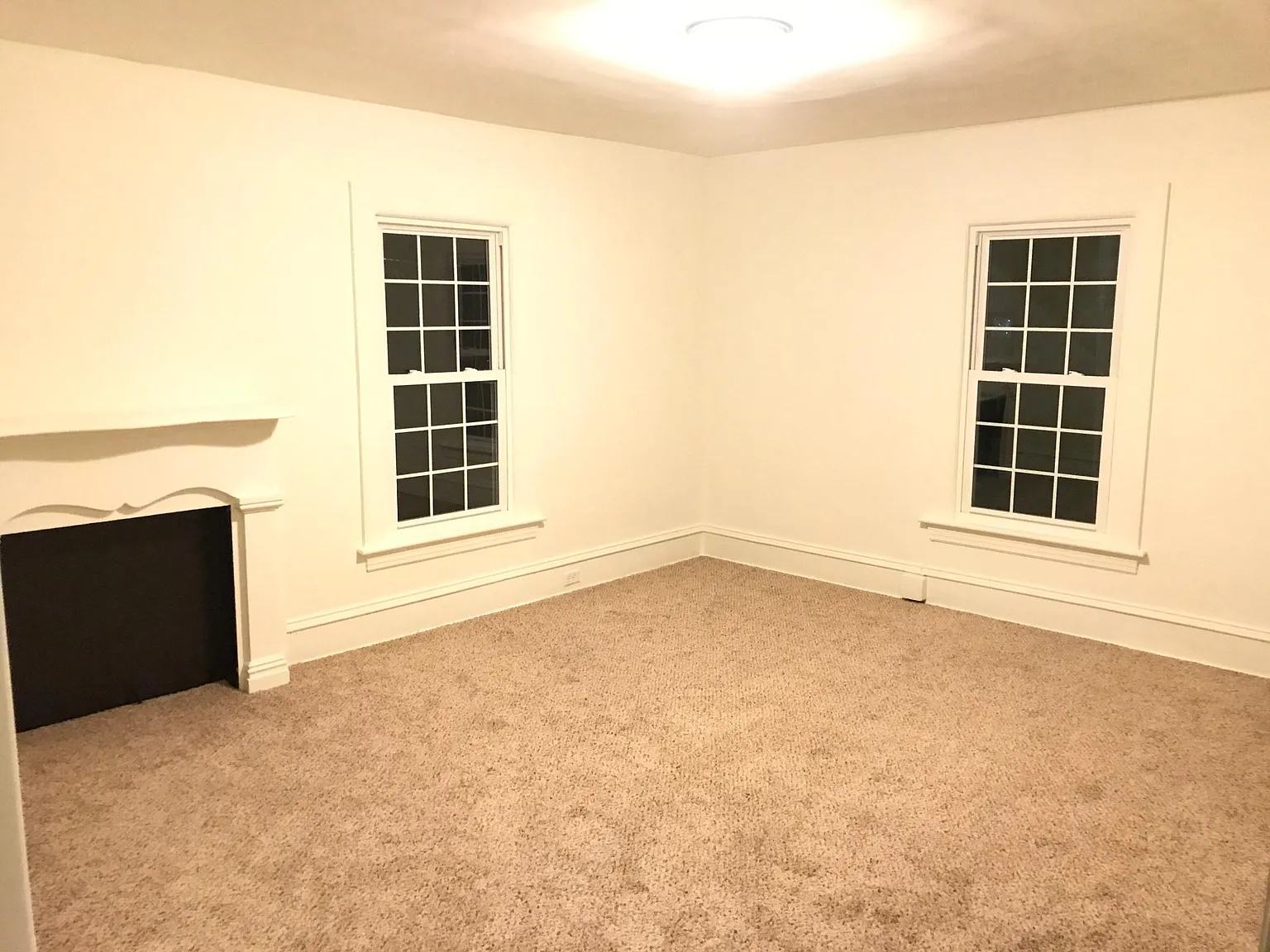 1046 Liberty St — Photo 2